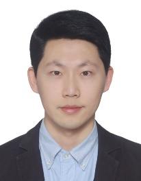 靳群